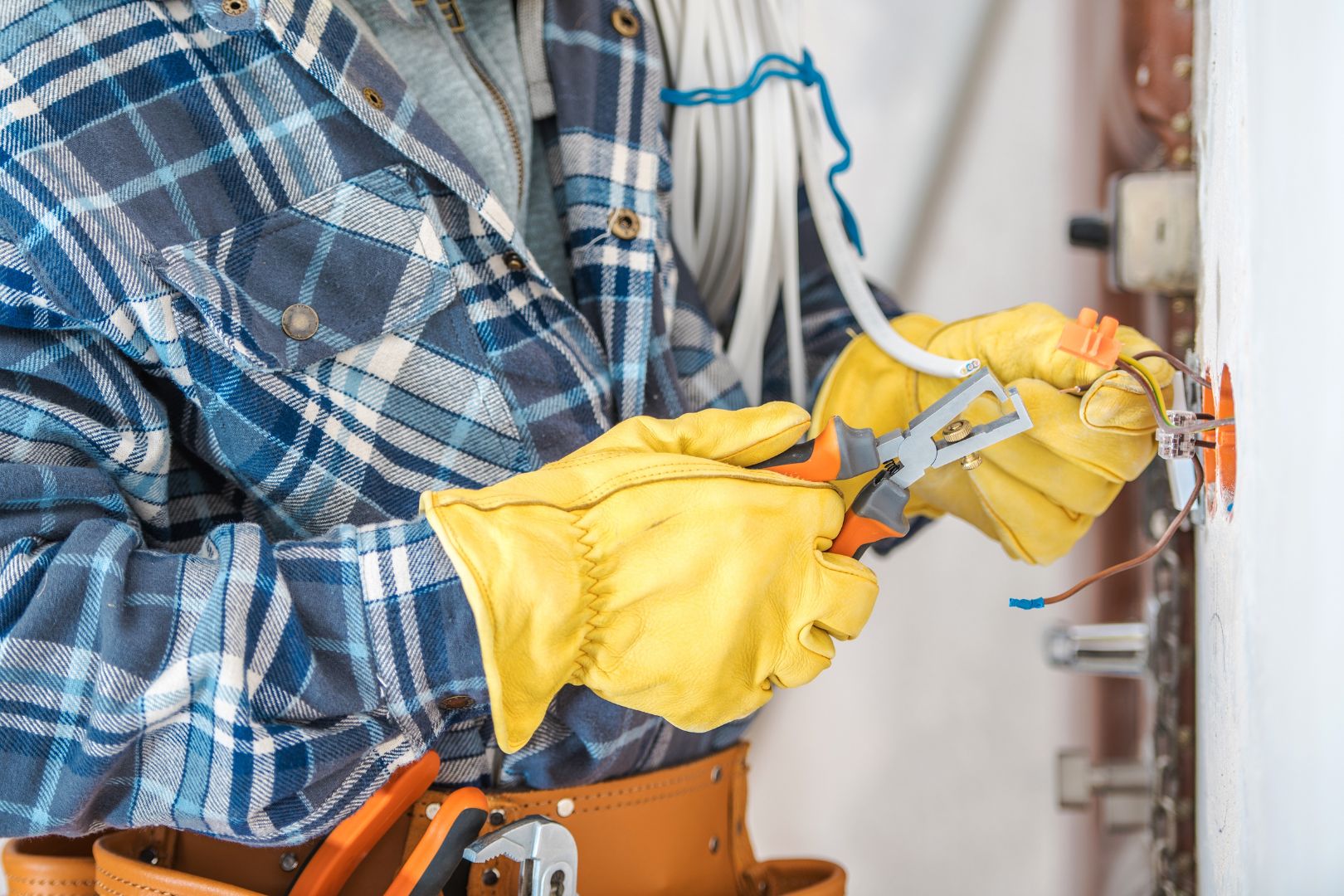 quem faz instalacao eletrica em obras novas