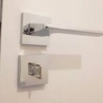 vale a pena reforcar porta com fechadura extra