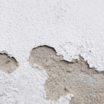 Por que o gesso racha